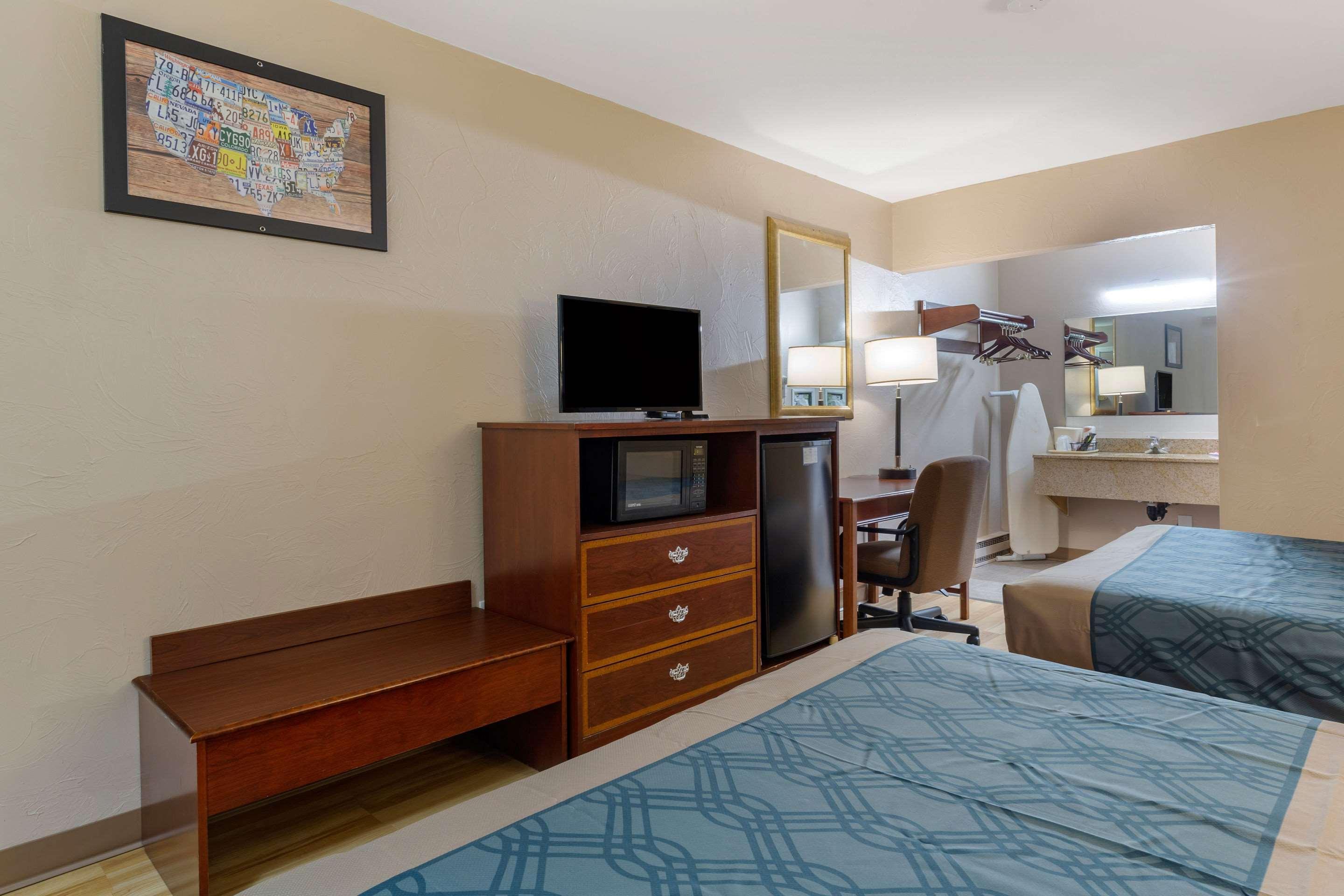 Econo Lodge Sturbridge Route 20 Exteriör bild
