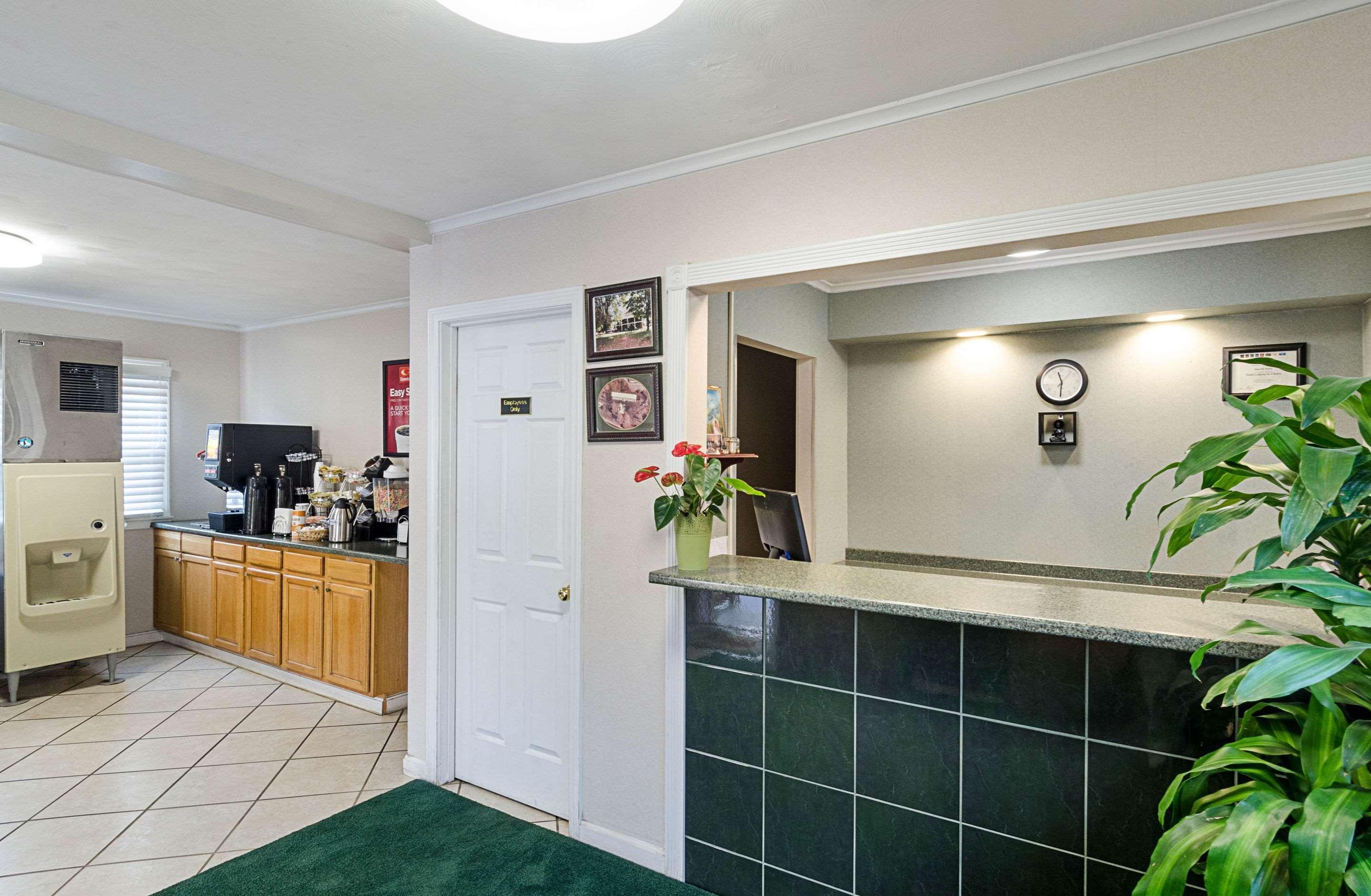 Econo Lodge Sturbridge Route 20 Exteriör bild