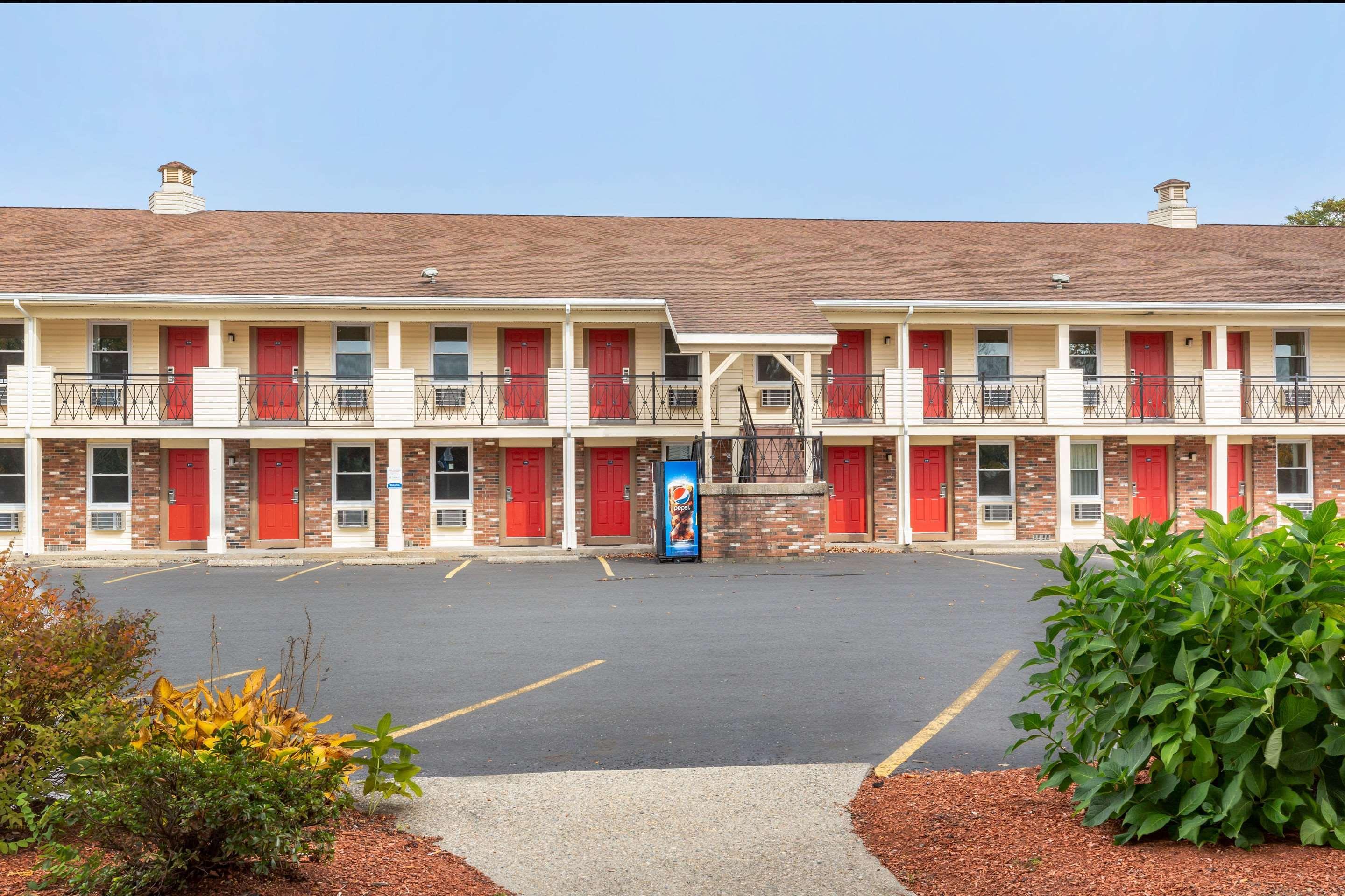 Econo Lodge Sturbridge Route 20 Exteriör bild