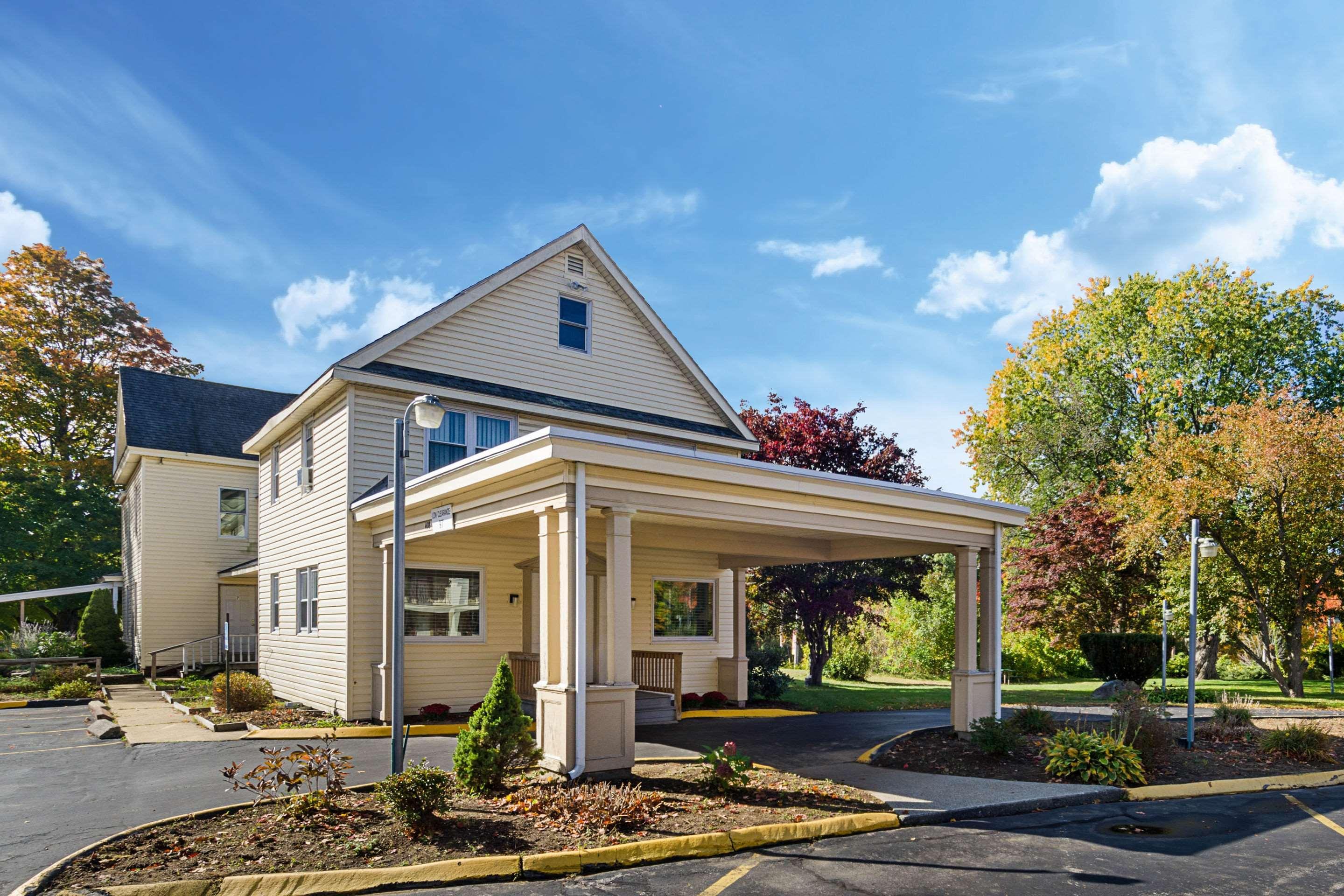 Econo Lodge Sturbridge Route 20 Exteriör bild