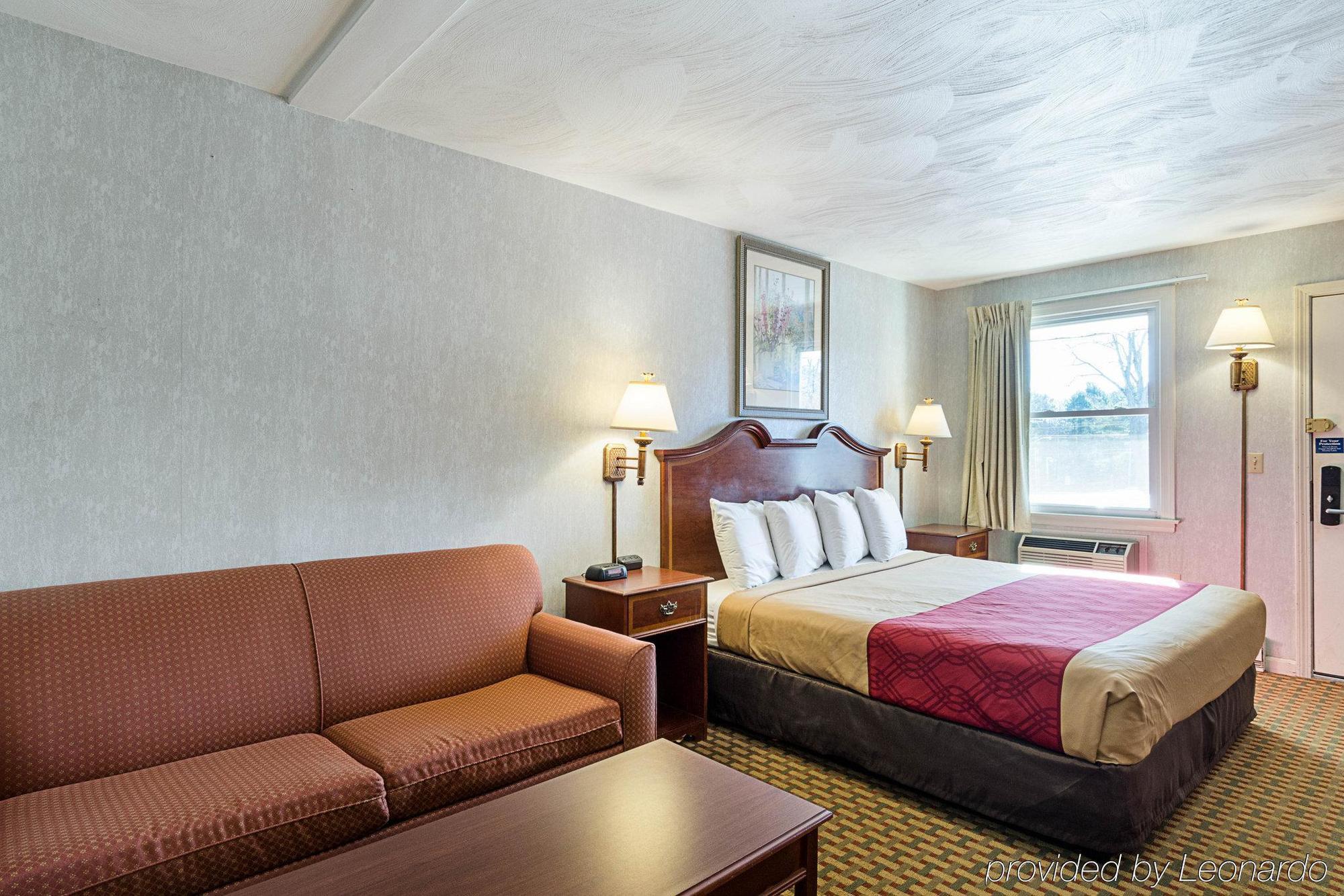 Econo Lodge Sturbridge Route 20 Exteriör bild