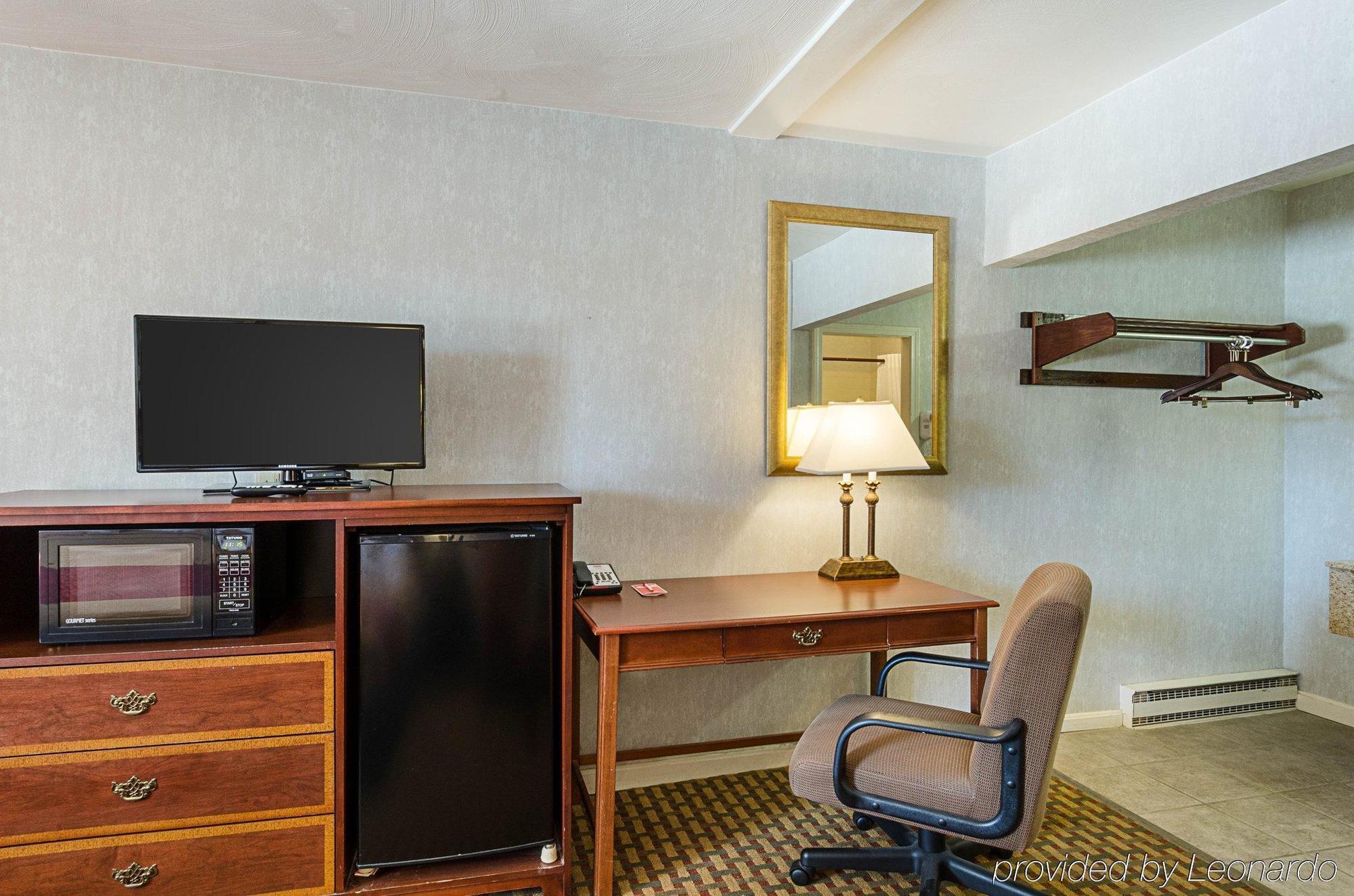 Econo Lodge Sturbridge Route 20 Exteriör bild